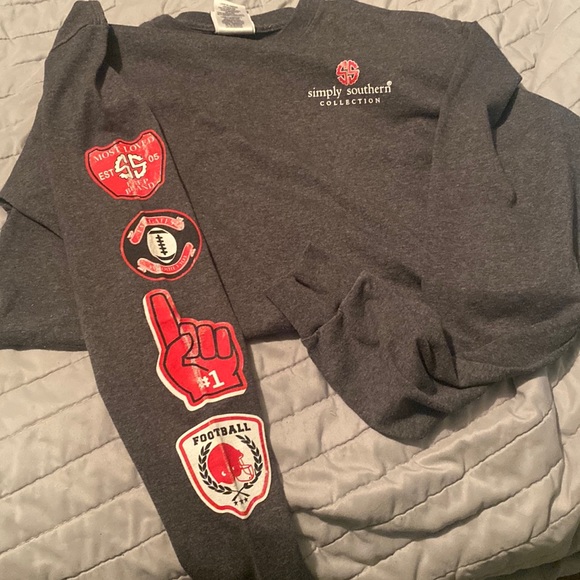 - Simply southern tailgates and touchdowns long sleeved tshirt - Picture 1 of 2